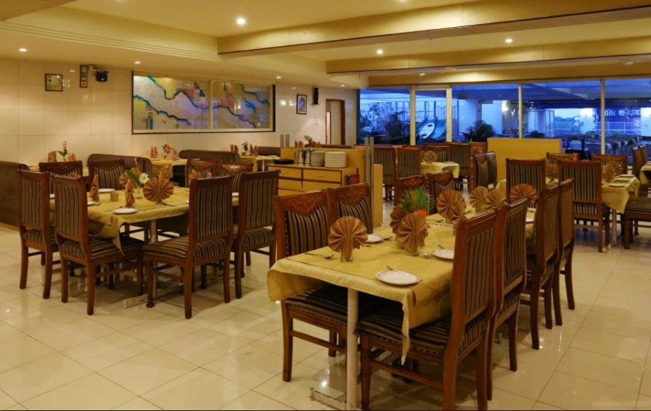Hotel Atithi, Aurangabad Bagian luar foto