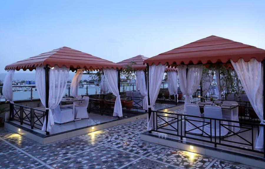 Hotel Atithi, Aurangabad Bagian luar foto