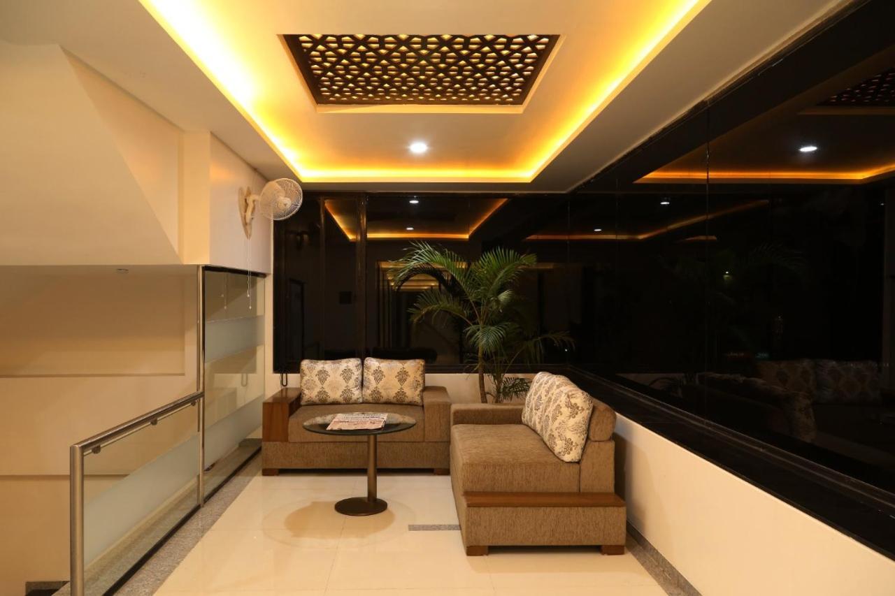 Hotel Atithi, Aurangabad Bagian luar foto