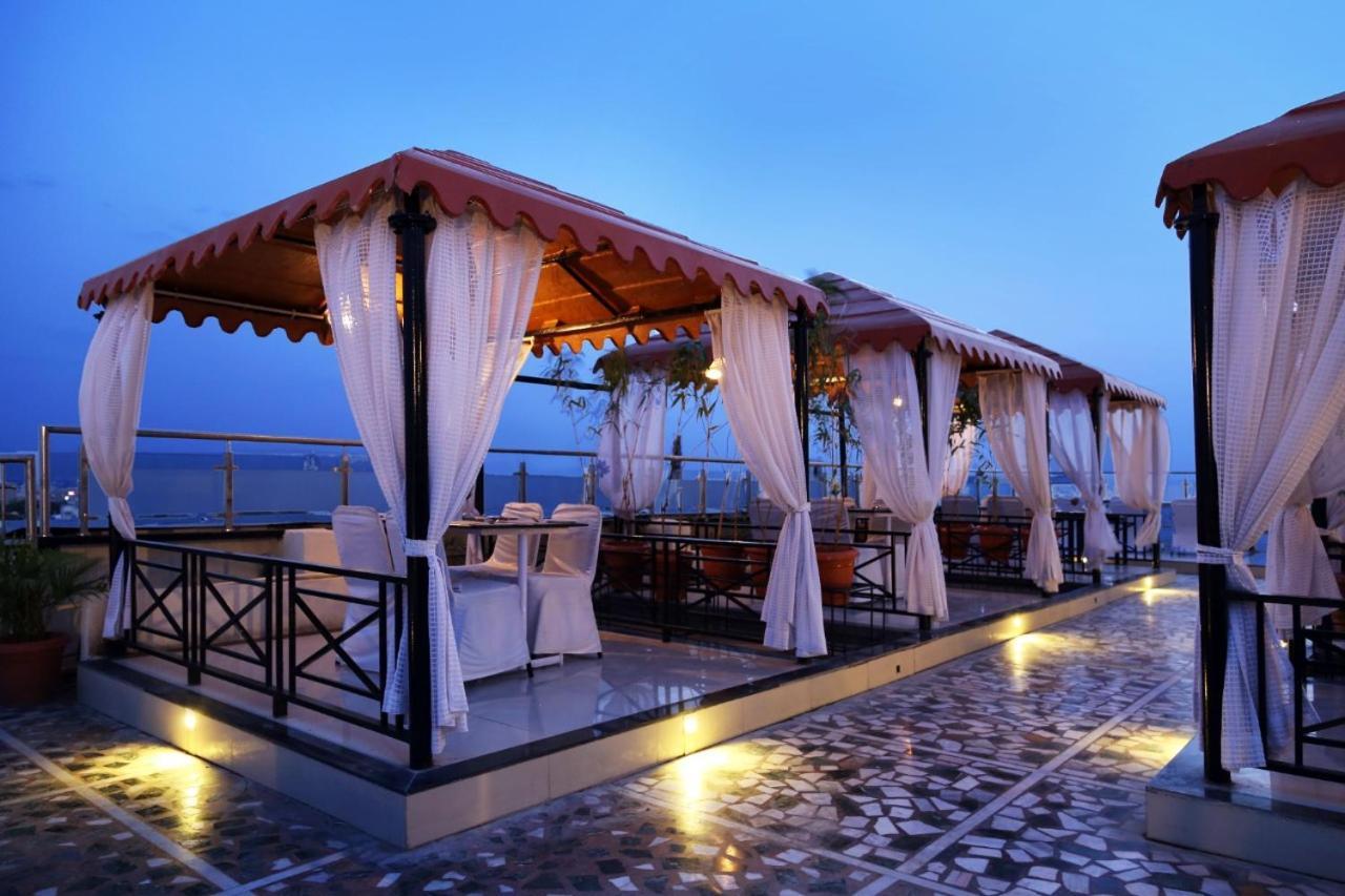Hotel Atithi, Aurangabad Bagian luar foto