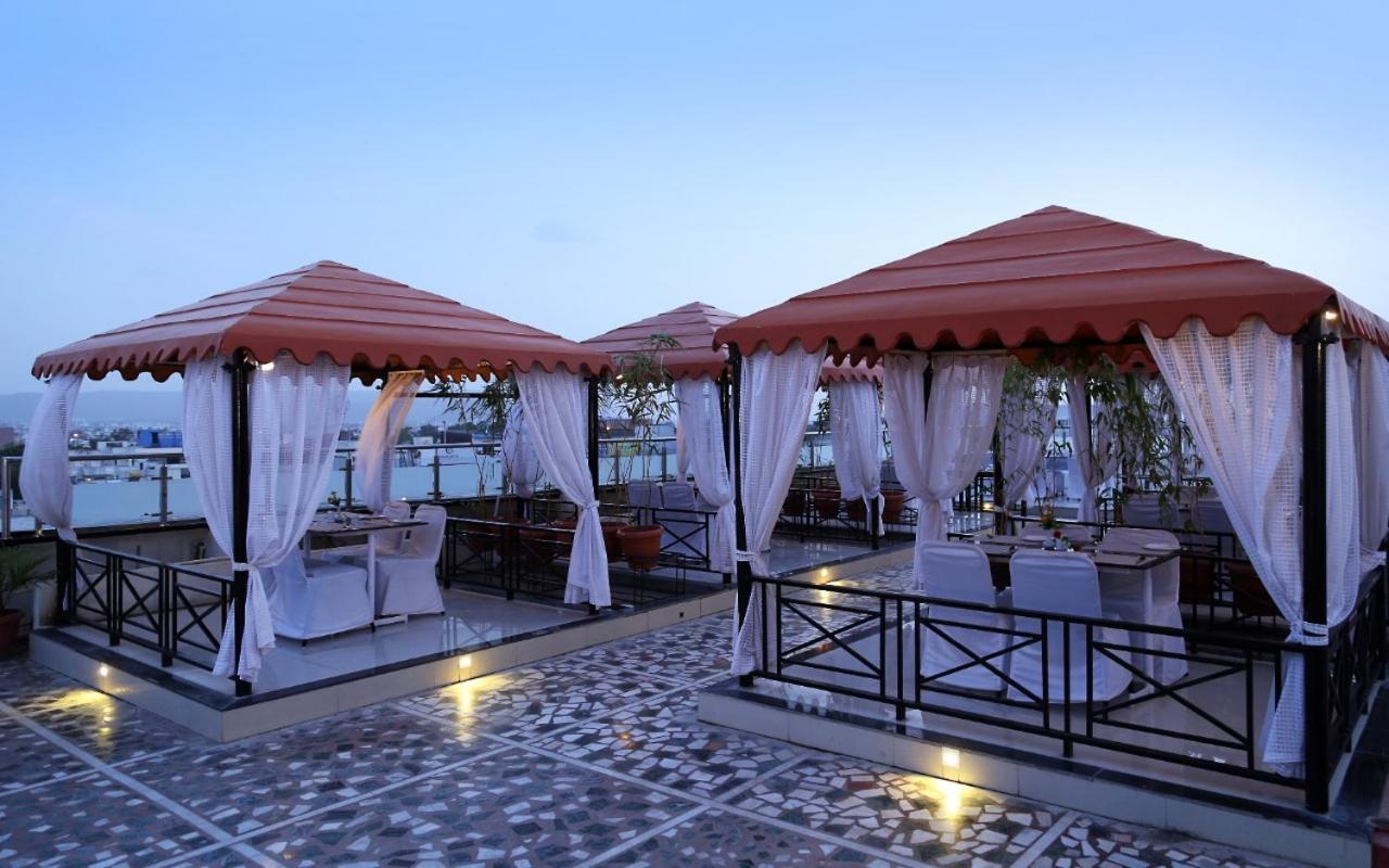 Hotel Atithi, Aurangabad Bagian luar foto