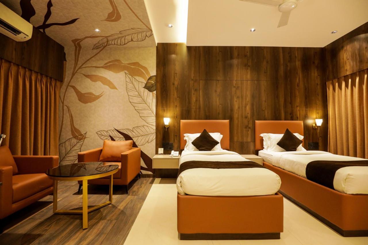 Hotel Atithi, Aurangabad Bagian luar foto