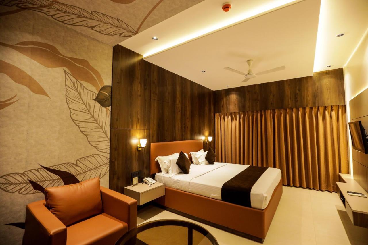Hotel Atithi, Aurangabad Bagian luar foto