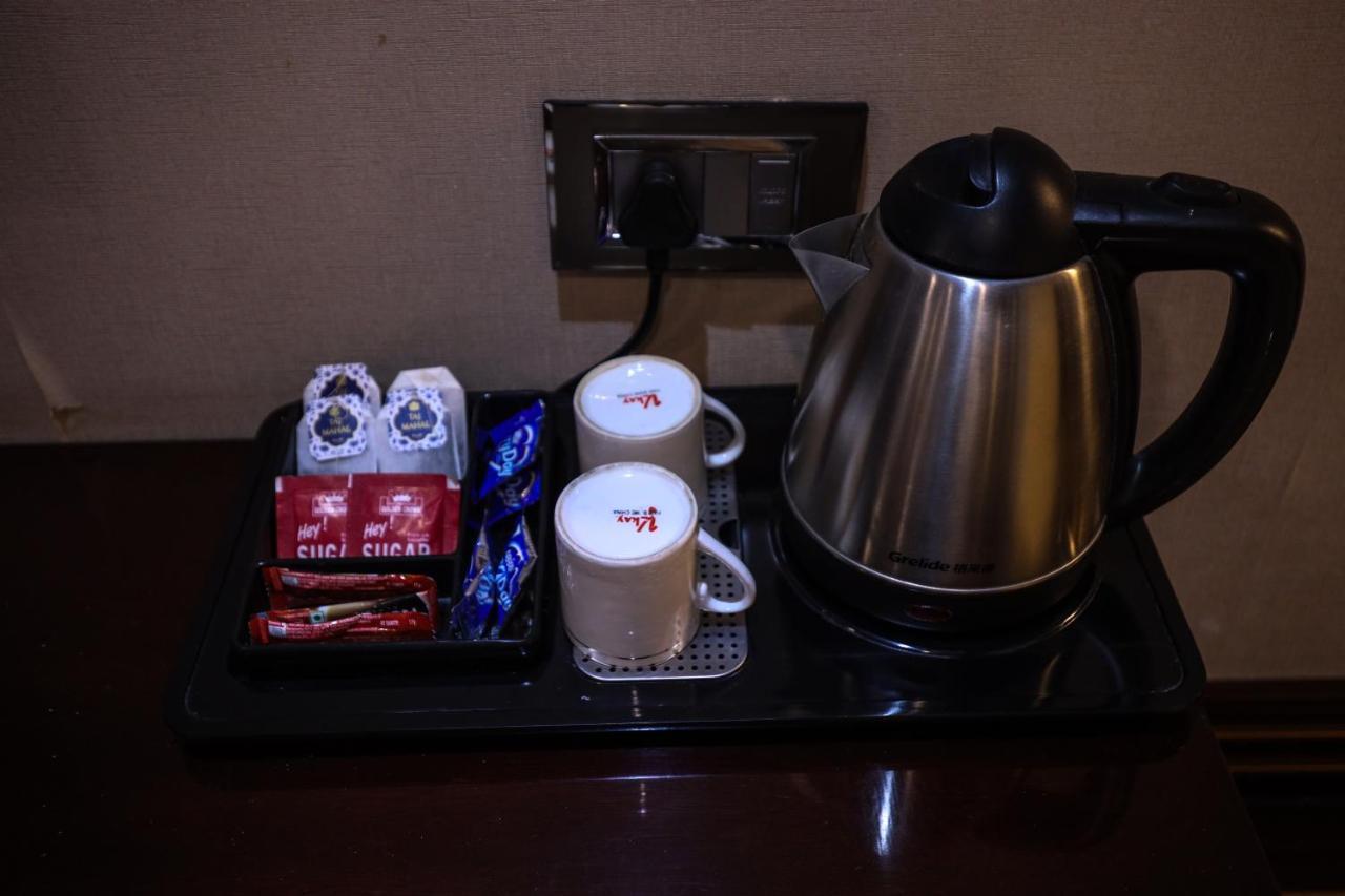 Hotel Atithi, Aurangabad Bagian luar foto