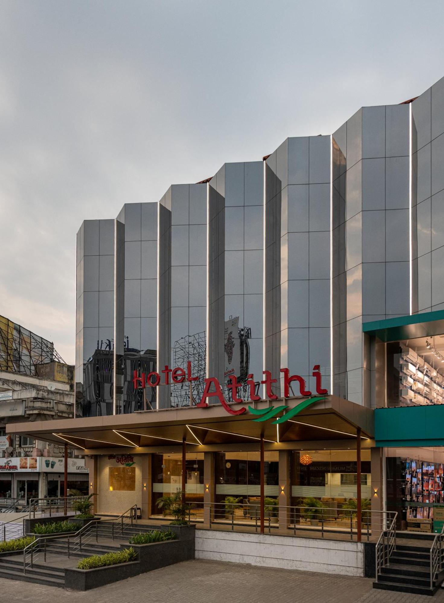 Hotel Atithi, Aurangabad Bagian luar foto