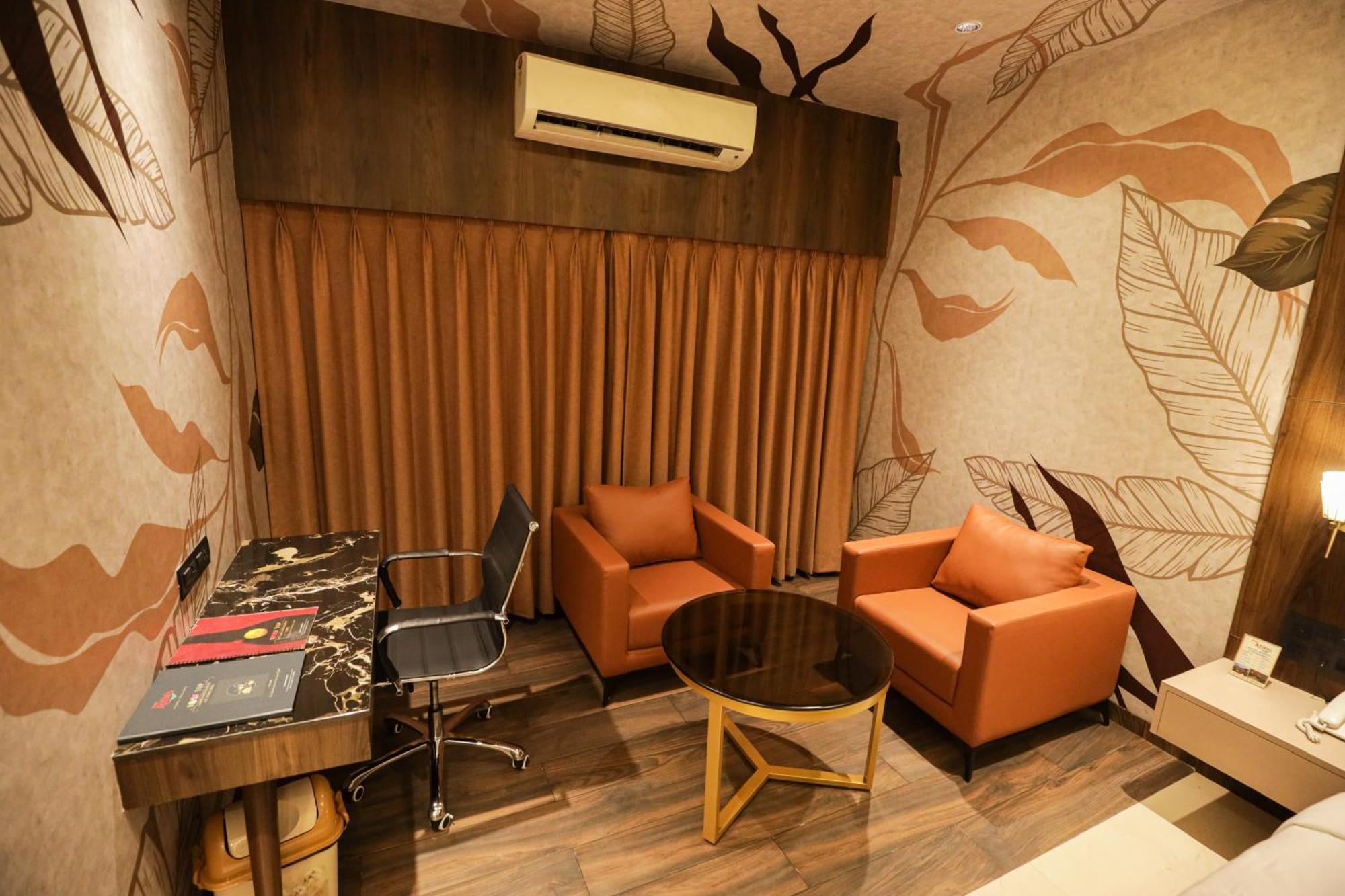 Hotel Atithi, Aurangabad Bagian luar foto
