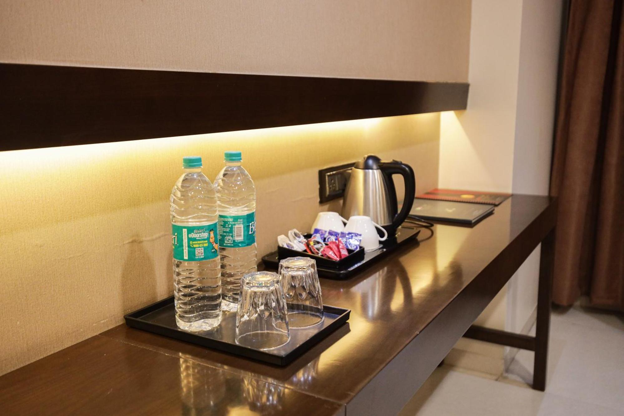 Hotel Atithi, Aurangabad Bagian luar foto