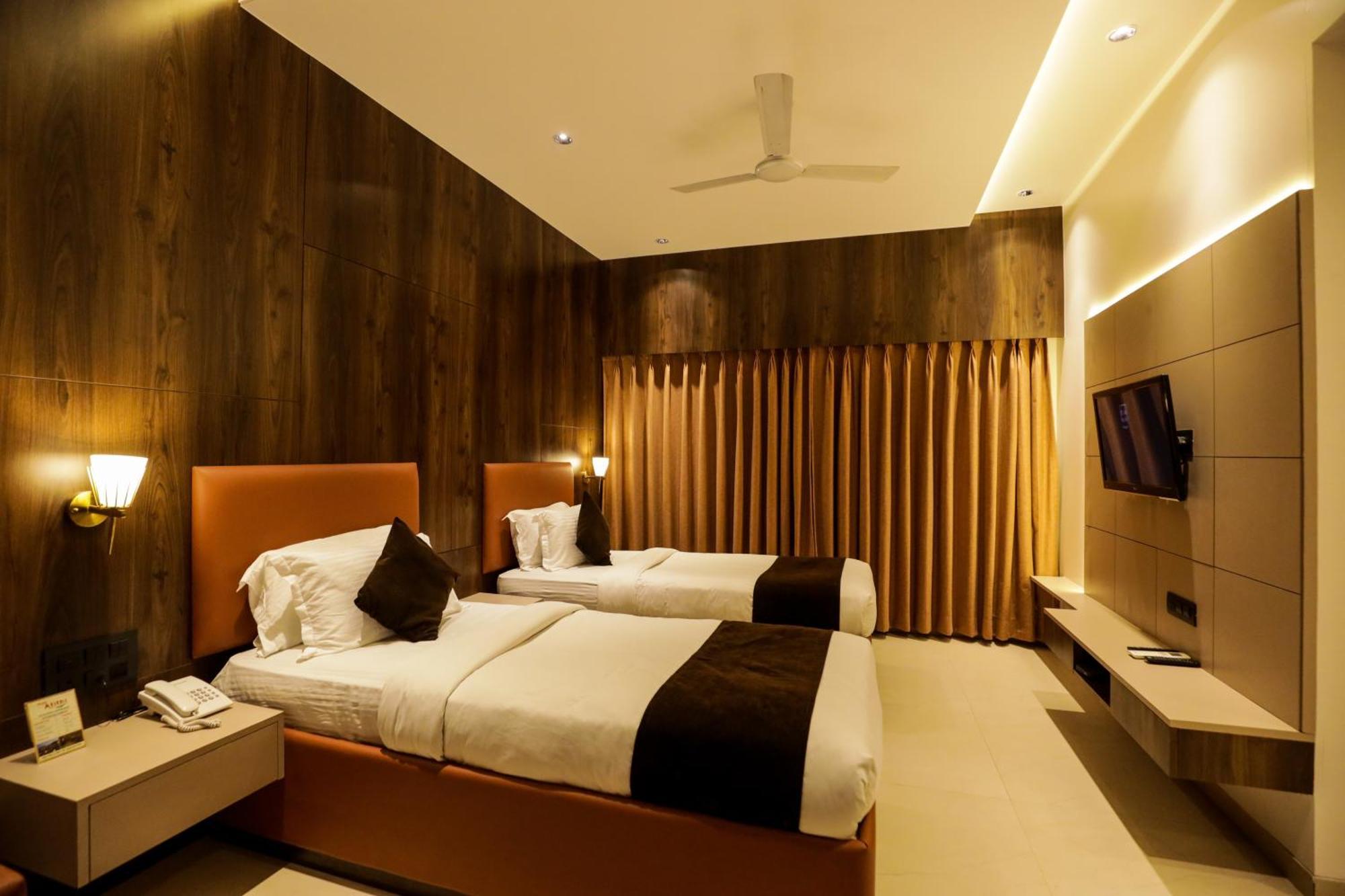 Hotel Atithi, Aurangabad Bagian luar foto